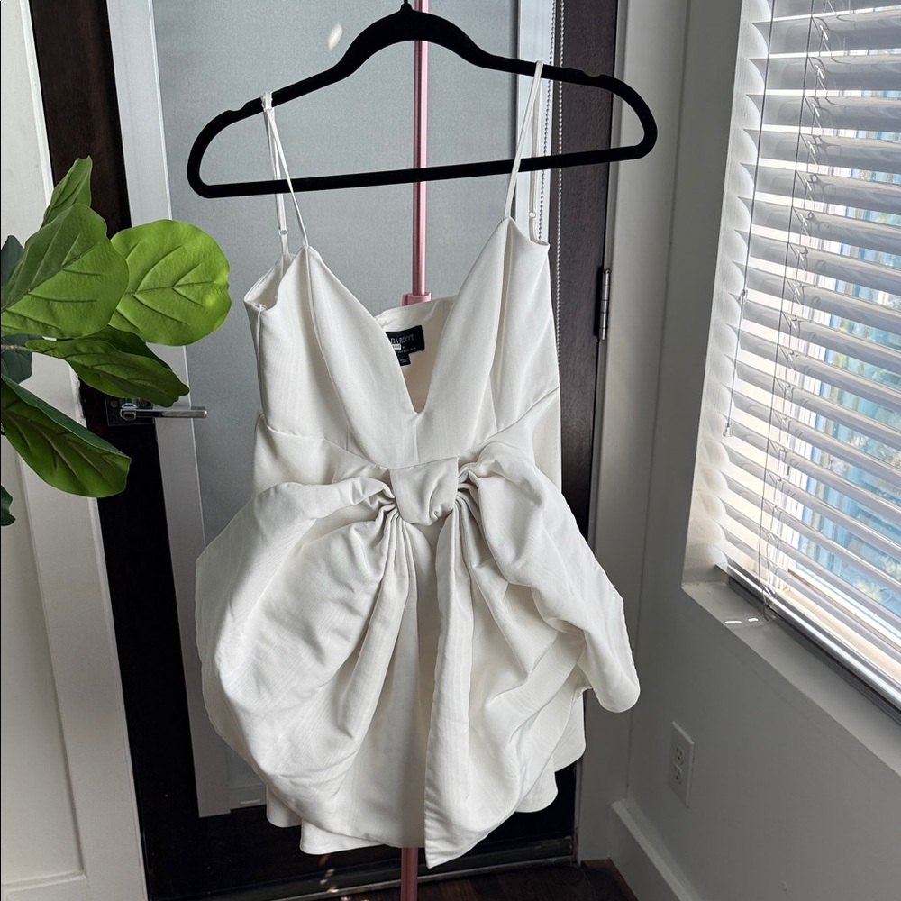 Bardot Cream Dress with Elegant Design